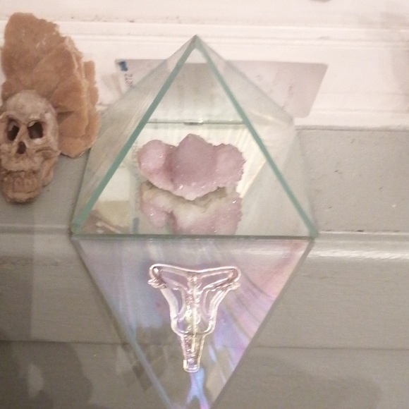 A Chakra glass box. - Picture 3 of 3